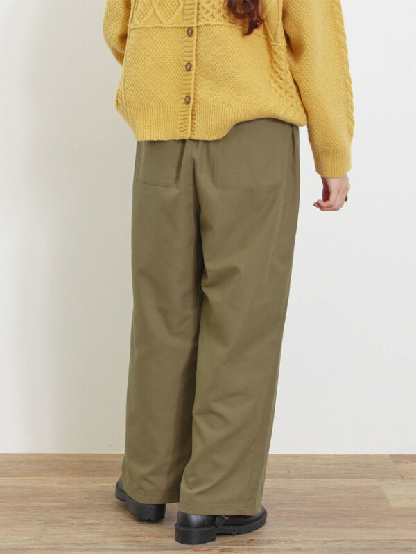 セール】 【保温加工・帯電防止】ストレートパンツ（カーキ/キナリ