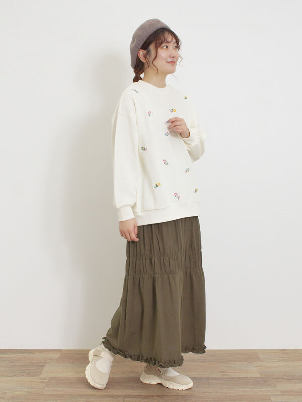 セール】 小花刺繍スウェット（ブラック/イエロー/ブルー/キナリ