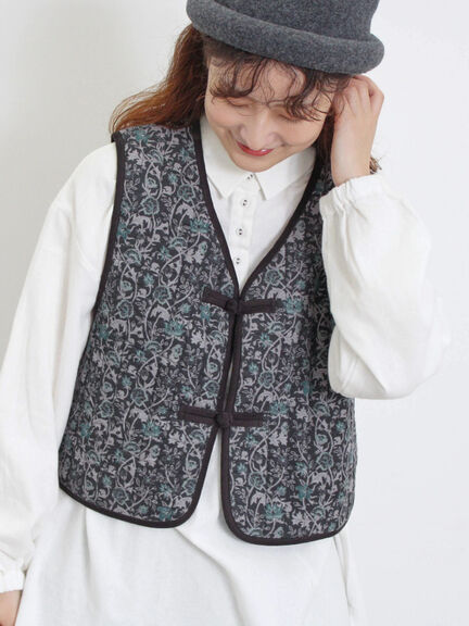 中綿キルトチャイナボタンベスト（チャコールグレー/ネイビー）｜Samansa Mos2（サマンサ モスモス）通販