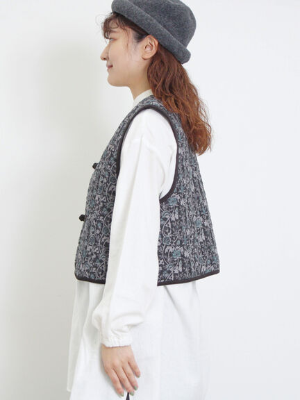 中綿キルトチャイナボタンベスト（チャコールグレー/ネイビー）｜Samansa Mos2（サマンサ モスモス）通販