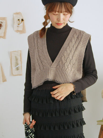 ◎ブランケットステッチケーブル編みショートベスト（オフホワイト/チャコールグレー）｜Samansa Mos2（サマンサ モスモス）通販