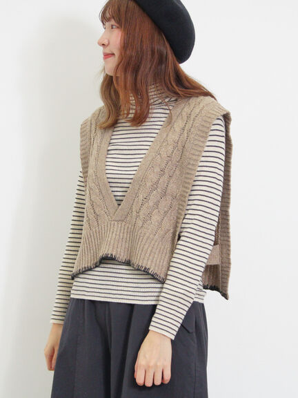 ◎ブランケットステッチケーブル編みショートベスト（オフホワイト/チャコールグレー）｜Samansa Mos2（サマンサ モスモス）通販