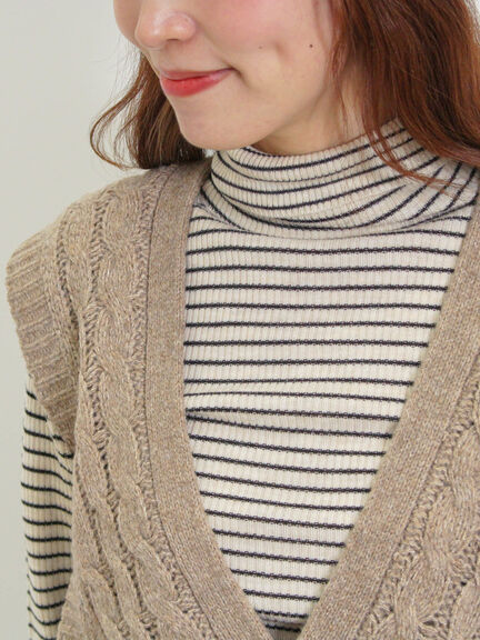 ◎ブランケットステッチケーブル編みショートベスト（オフホワイト/チャコールグレー）｜Samansa Mos2（サマンサ モスモス）通販