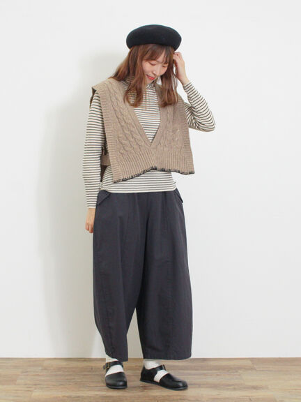 ◎ブランケットステッチケーブル編みショートベスト（オフホワイト/チャコールグレー）｜Samansa Mos2（サマンサ モスモス）通販
