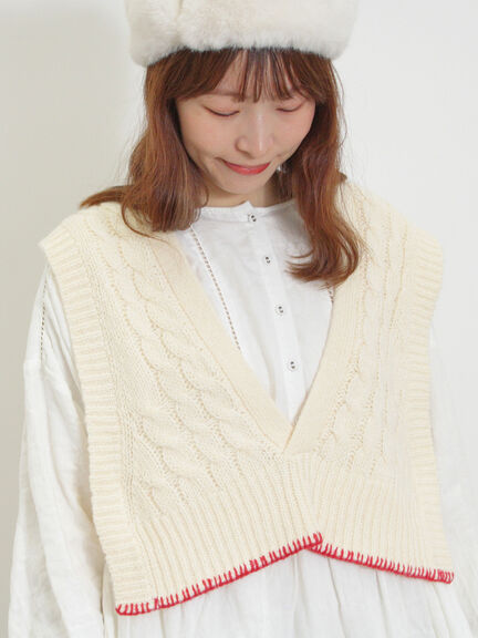 ◎ブランケットステッチケーブル編みショートベスト（オフホワイト/チャコールグレー）｜Samansa Mos2（サマンサ モスモス）通販