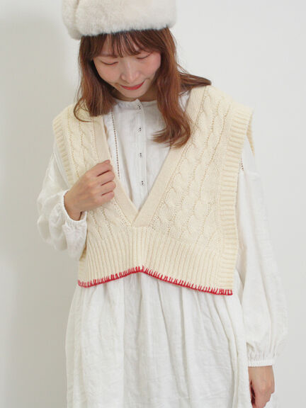 ◎ブランケットステッチケーブル編みショートベスト（オフホワイト/チャコールグレー）｜Samansa Mos2（サマンサ モスモス）通販
