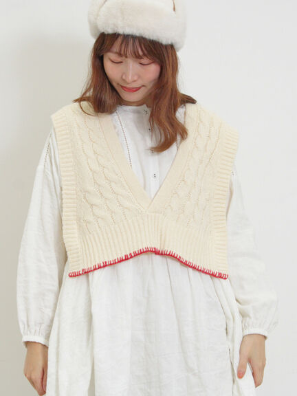 ◎ブランケットステッチケーブル編みショートベスト（オフホワイト/チャコールグレー）｜Samansa Mos2（サマンサ モスモス）通販