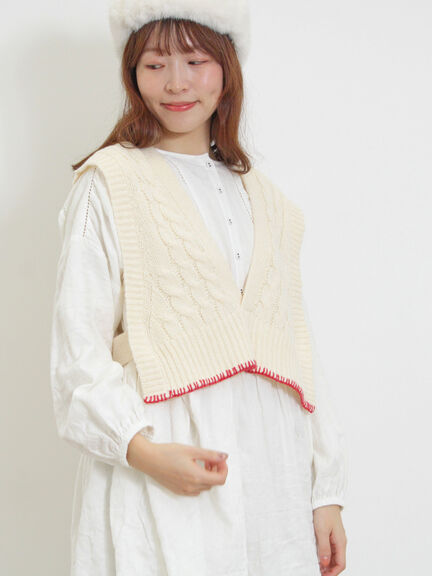◎ブランケットステッチケーブル編みショートベスト（オフホワイト/チャコールグレー）｜Samansa Mos2（サマンサ モスモス）通販