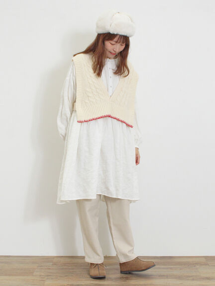 ◎ブランケットステッチケーブル編みショートベスト（オフホワイト/チャコールグレー）｜Samansa Mos2（サマンサ モスモス）通販