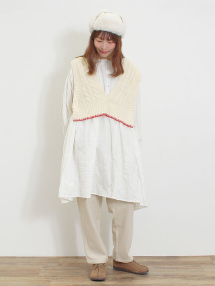 ◎ブランケットステッチケーブル編みショートベスト（オフホワイト/チャコールグレー）｜Samansa Mos2（サマンサ モスモス）通販