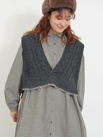 ◎ブランケットステッチケーブル編みショートベスト（オフホワイト/チャコールグレー）｜Samansa Mos2（サマンサ モスモス）通販