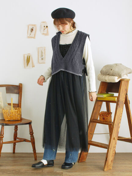 ◎ブランケットステッチケーブル編みショートベスト（オフホワイト/チャコールグレー）｜Samansa Mos2（サマンサ モスモス）通販