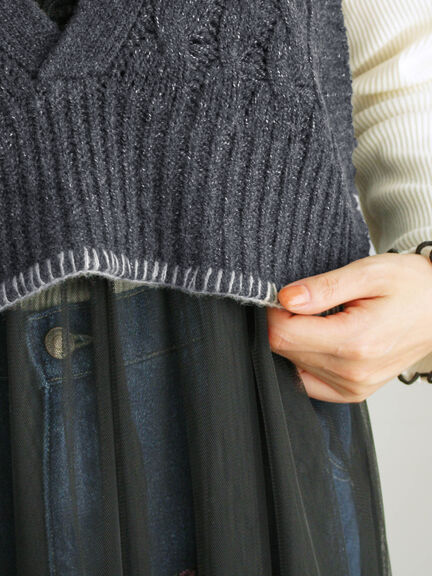 ◎ブランケットステッチケーブル編みショートベスト（オフホワイト/チャコールグレー）｜Samansa Mos2（サマンサ モスモス）通販