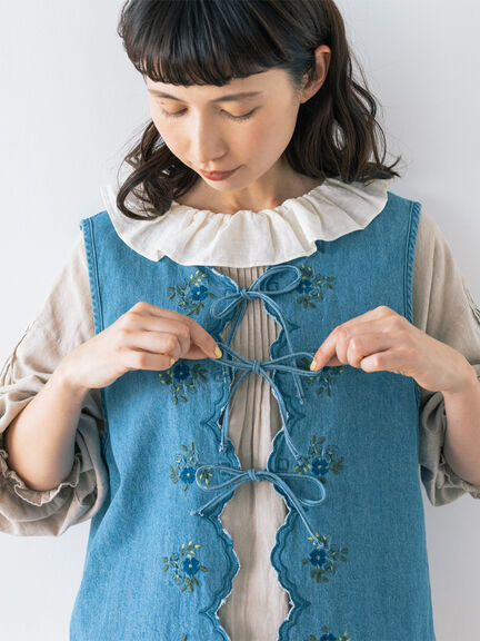 【kazumi×Samansa Mos2】刺繍入リボンベスト（ベージュ/サックスブルー/ブルー）｜Samansa Mos2（サマンサ モスモス）通販