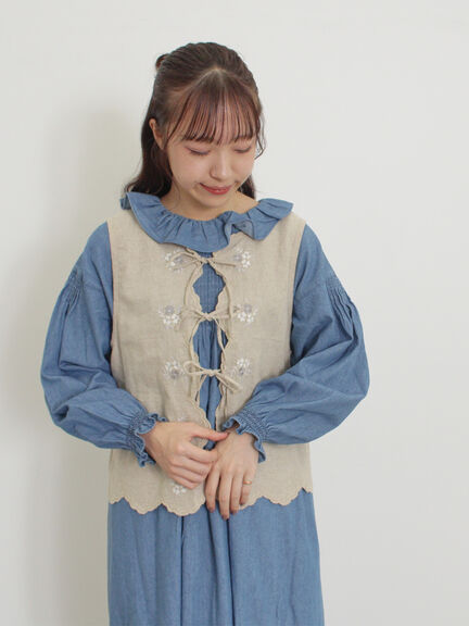 【kazumi×Samansa Mos2】刺繍入リボンベスト（ベージュ/サックスブルー/ブルー）｜Samansa Mos2（サマンサ モスモス）通販