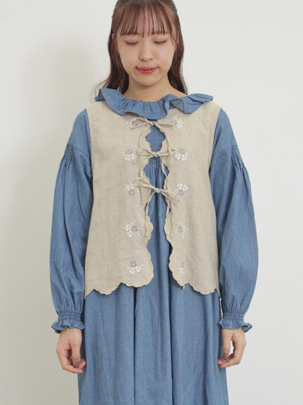 【kazumi×Samansa Mos2】刺繍入リボンベスト（ベージュ/サックスブルー/ブルー）｜Samansa Mos2（サマンサ モスモス）通販