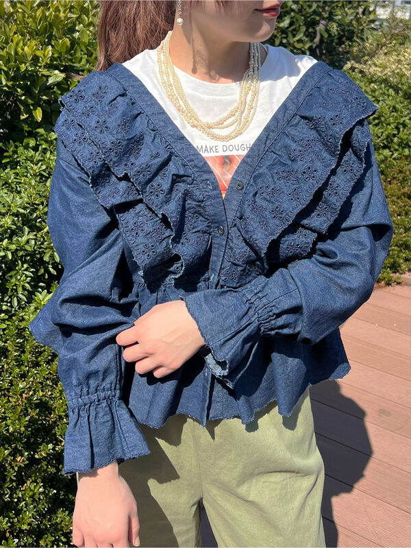 デニムスカラップ刺繍フリル2WAYブラウス（ブラック/サックスブルー/ブルー）｜Samansa Mos2（サマンサ モスモス）通販