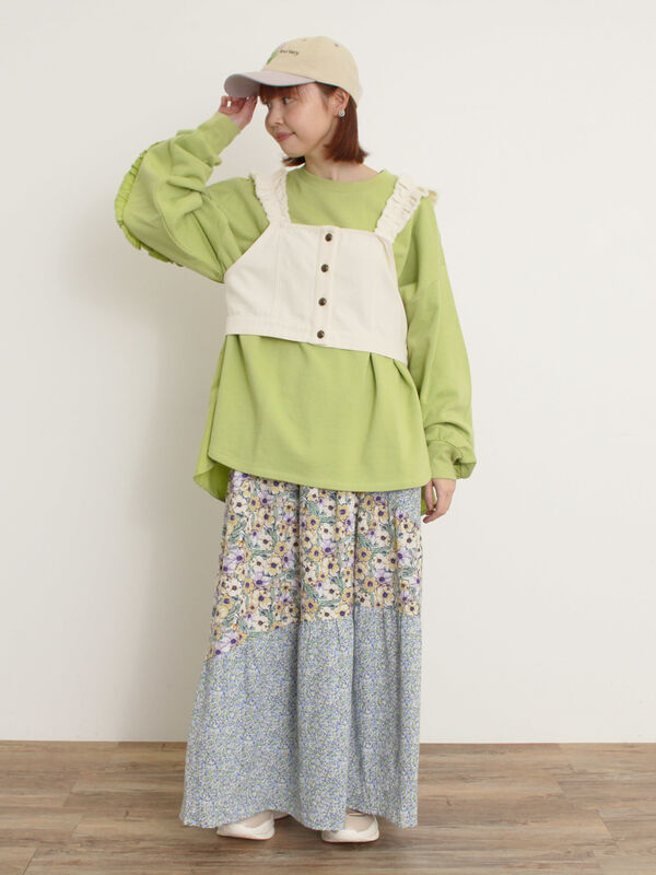 セール】 袖タテフリルスウェット（オフホワイト/チャコールグレー