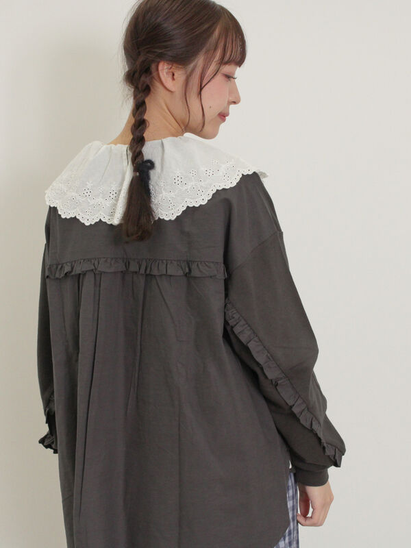 セール】 袖タテフリルスウェット（オフホワイト/チャコールグレー