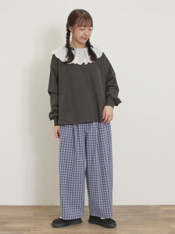 セール】 袖タテフリルスウェット（オフホワイト/チャコールグレー