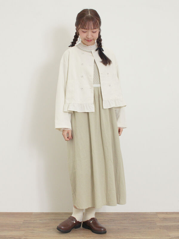 セール】 綿麻裾フリルダブルボタンショートジャケット（オフホワイト