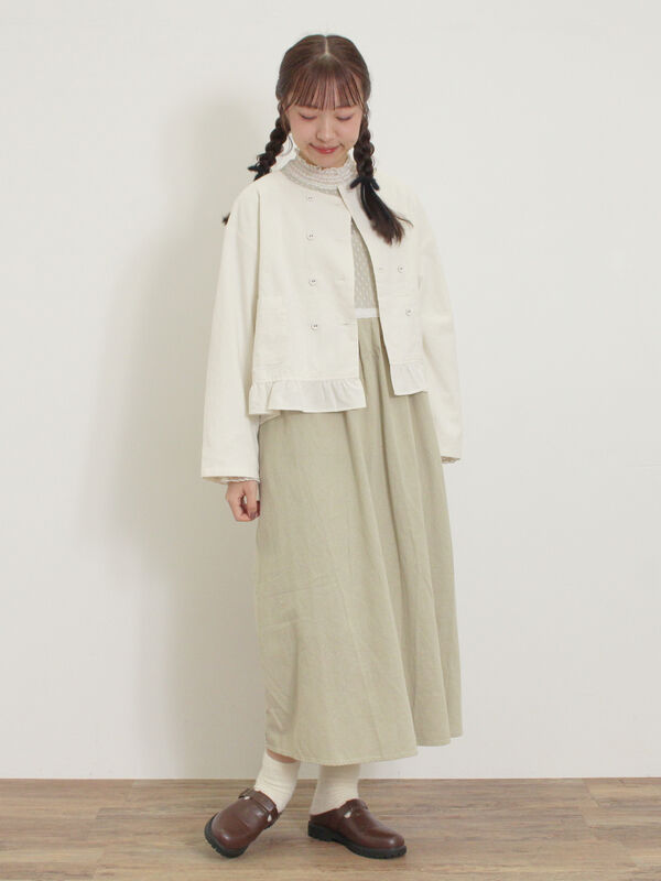 セール】 綿麻裾フリルダブルボタンショートジャケット（オフホワイト