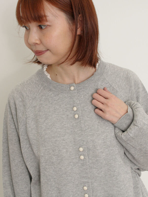 セール】 くるみ釦ニットカーディガン（グレー/ブラック/レッド/キナリ