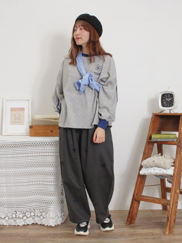 セール】 ワッペン風刺繍入りシャツ（オフホワイト/ピンク/イエロー