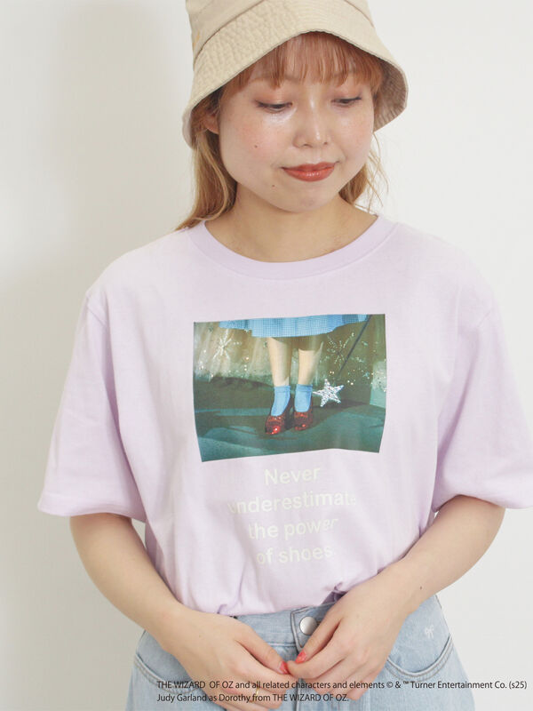 セール】 【オズの魔法使/赤い靴】プリントTシャツ（オフホワイト