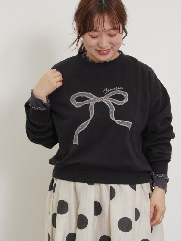 GNEMOAH リボン刺繍スウェット セール】 リボン&ロゴチュールアップリケ刺繍スウェット