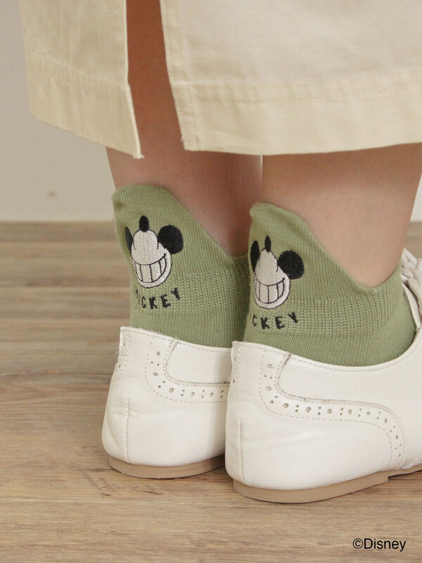 セール】 【Disney】ミッキー&フレンズ/バック刺繍ソックス