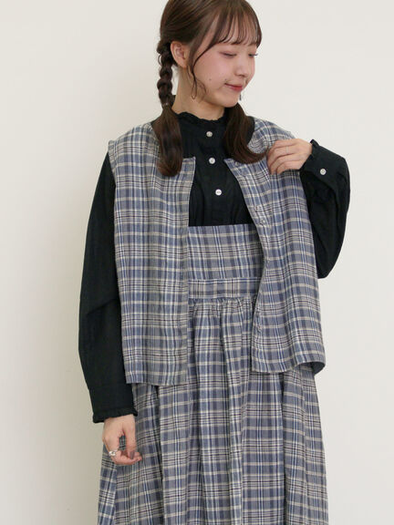 【Cross×Linen】並びボタンベスト（ブラック/ベージュ/グリーン/ネイビー）｜Samansa Mos2（サマンサ モスモス）通販