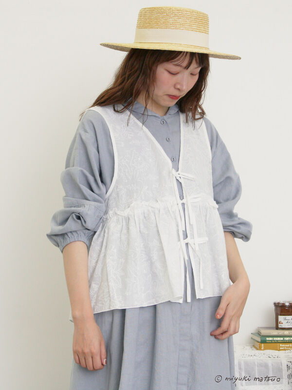セール】 【miyuki matsuo×Samansa Mos2】刺繍ベスト（オフホワイト