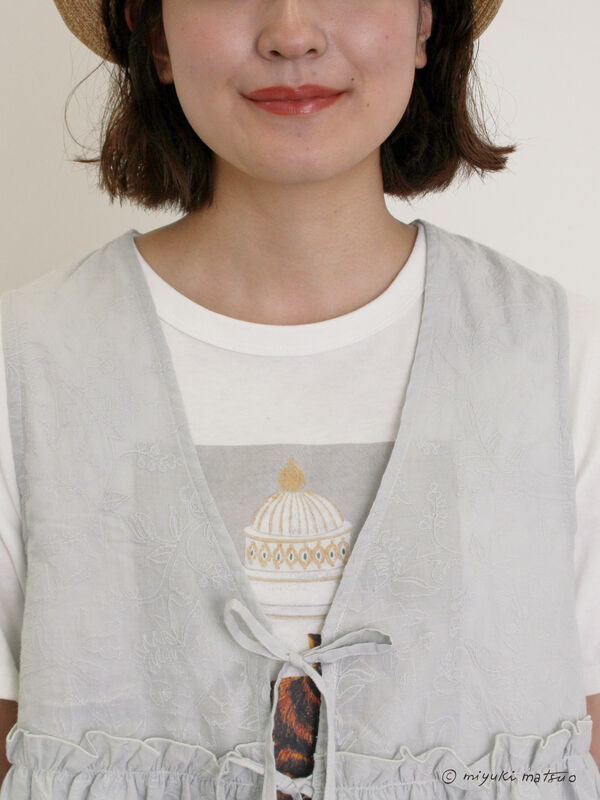 セール】 【miyuki matsuo×Samansa Mos2】刺繍ベスト（オフホワイト