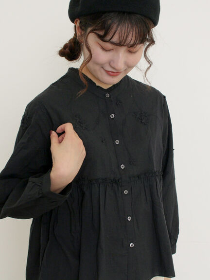 3D刺繍切替ギャザーブラウス（オフホワイト/ブラック/グリーン/キナリ）｜Samansa Mos2（サマンサ モスモス）通販
