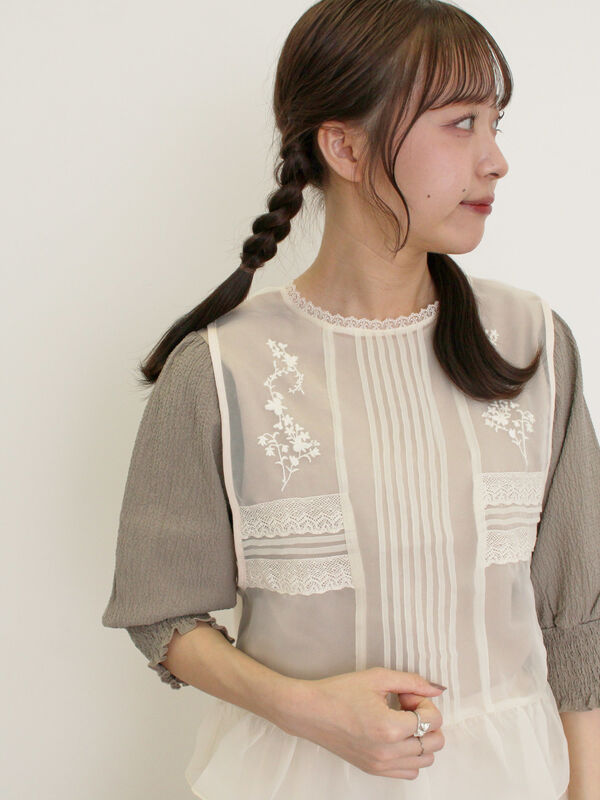オーガンジー刺繍ベスト（オフホワイト/ブラック/キナリ）｜Samansa Mos2（サマンサ モスモス）通販