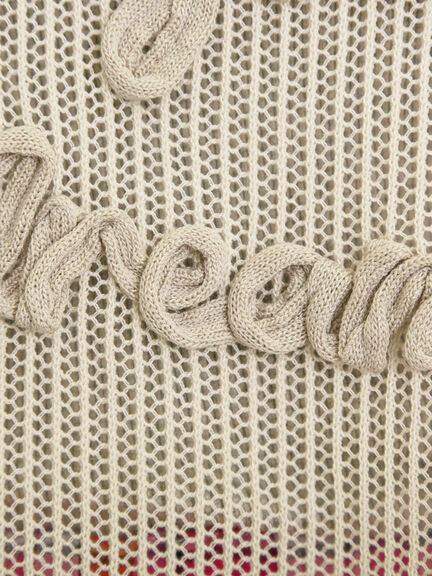 テープロゴ刺繍ニットプルオーバー（チャコールグレー/ベージュ/イエロー/キナリ）｜Samansa Mos2（サマンサ モスモス）通販