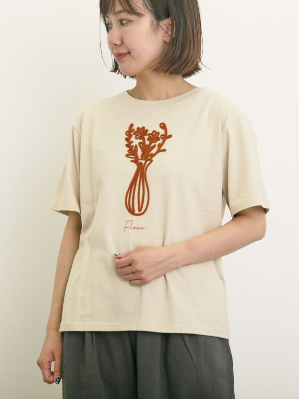 花瓶柄コード刺繍Tシャツ（オフホワイト/ブラック/ベージュ）｜Samansa Mos2（サマンサ モスモス）通販