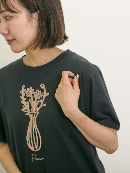 花瓶柄コード刺繍Tシャツ（オフホワイト/ブラック/ベージュ）｜Samansa Mos2（サマンサ モスモス）通販