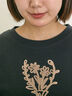 花瓶柄コード刺繍Tシャツ（オフホワイト/ブラック/ベージュ）｜Samansa Mos2（サマンサ モスモス）通販
