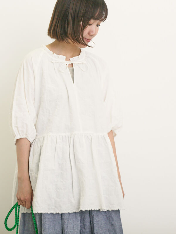 ✰Samansa Mos2 刺繍入りチュニック 半袖 ホワイト ✰Samansa Mos2 刺繍入りチュニック 半袖 ホワイト ✰Samansa