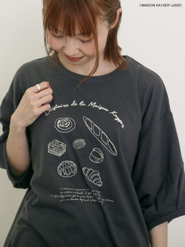 【MAISON KAYSER】刺繍立体袖Tシャツ（チャコールグレー）｜Samansa Mos2（サマンサ モスモス）通販