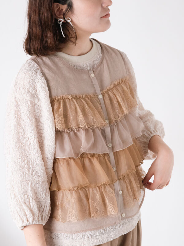 セール】 異素材フリルベスト（ブラック/ベージュ/キナリ/アウター