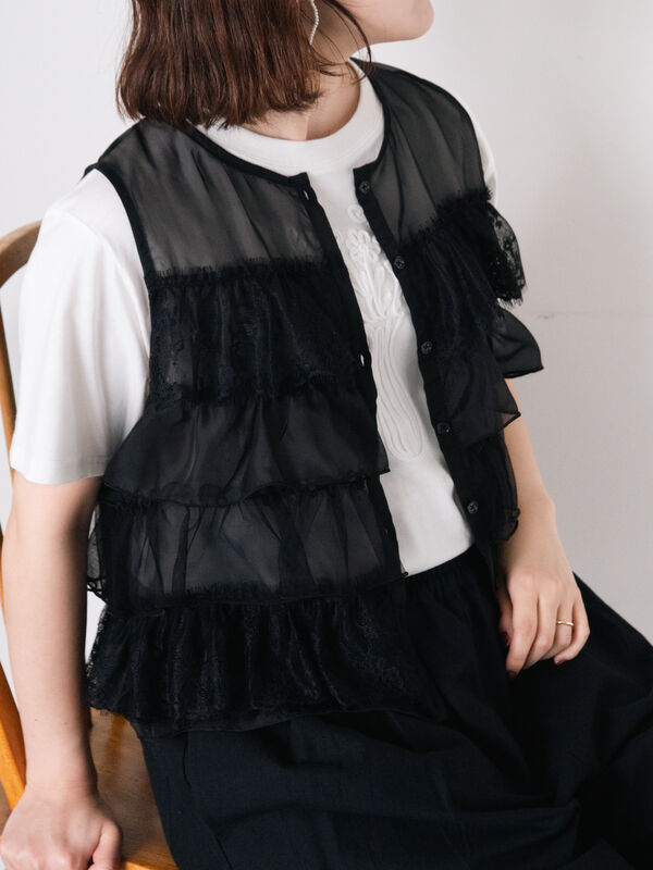 セール】 異素材フリルベスト（ブラック/ベージュ/キナリ/アウター