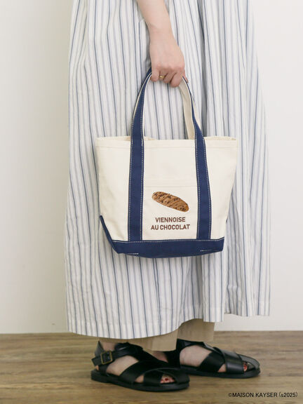 【MAISON KAYSER】刺繍キャンバスバッグ（キャメル/ネイビー）｜Samansa Mos2（サマンサ モスモス）通販