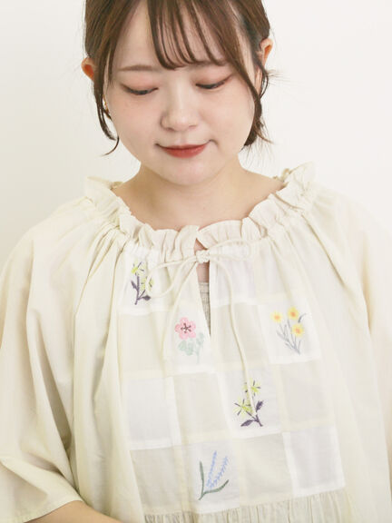 パッチワーク刺繍チュニックブラウス（ブラック/ラベンダー/キナリ）｜Samansa Mos2（サマンサ モスモス）通販