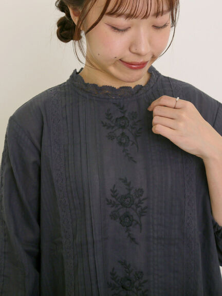 フラワー柄刺繍レースブラウス（オフホワイト/チャコールグレー/ピンク/キナリ）｜Samansa Mos2（サマンサ モスモス）通販