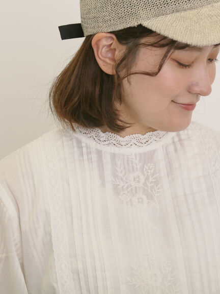 フラワー柄刺繍レースブラウス（オフホワイト/チャコールグレー/ピンク/キナリ）｜Samansa Mos2（サマンサ モスモス）通販
