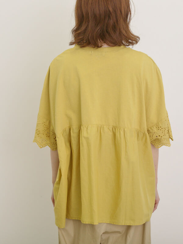 セール】 袖レースギャザーカットソー（オフホワイト/チャコールグレー