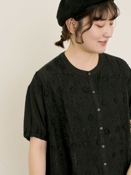 3D刺繍バンドカラーブラウス（オフホワイト/ブラック/ブラウン/キナリ）｜Samansa Mos2（サマンサ モスモス）通販